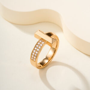 高仿Tiffany&CO蒂芙尼T系列GRP11337寬版鑲鑽戒指玫瑰金