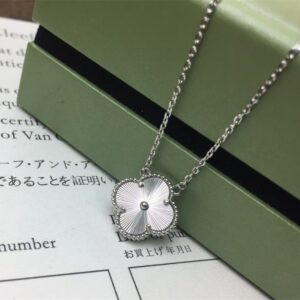 高仿首飾VanCleef&Arpels*RP9XG00四葉草鐳射頸鏈