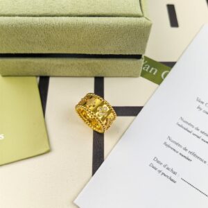 高仿首飾VanCleef&Arpels*RO9NC00鑲鑽萬花筒戒指黃金中號
