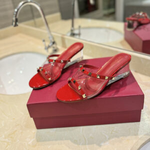 高仿Valentino*2W0S0GJ鉚釘水晶踭涼鞋紅色膠片4.5CM免檢版