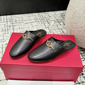 高仿Valentino*4W2S0IY簡約包頭拖鞋小牛皮黑色免檢版