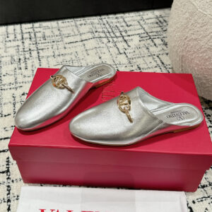 高仿Valentino*4W2S0IQ簡約包頭拖鞋漆皮銀色免檢版