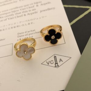 高仿首飾VanCleef&Arpels*RA41100貝母鑽四葉草戒指