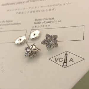高仿首飾VanCleef&Arpels*RP0ZV00鑽花鏤空耳環