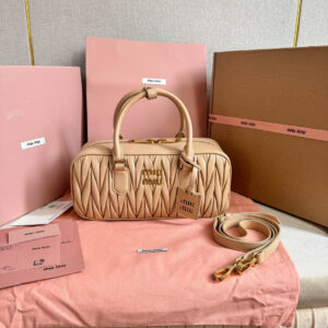 高仿miumiu繆繆*5BB148保齡球包袋沙黃色免檢版