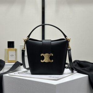 高仿Celine*BucketMini系列手袋10K943黑色免檢版