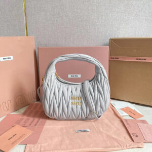 高仿miumiu繆繆*Matelasse系列5BC125手袋矢車菊免檢版